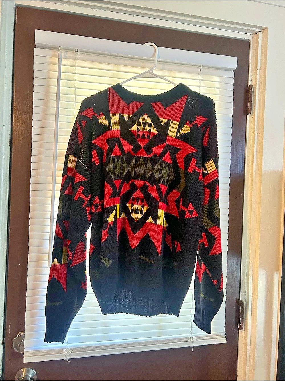 Vintage Turnabout Geometric Crewneck Sweater in Black & Red Size Medium